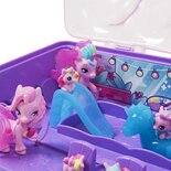 Spin Master Hatchimals Colleggtibles Family Carton Unicorn Family