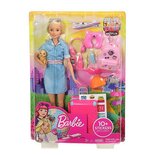 Barbie Gaat op Reis Pop met Hond + Accessoires en Stickers